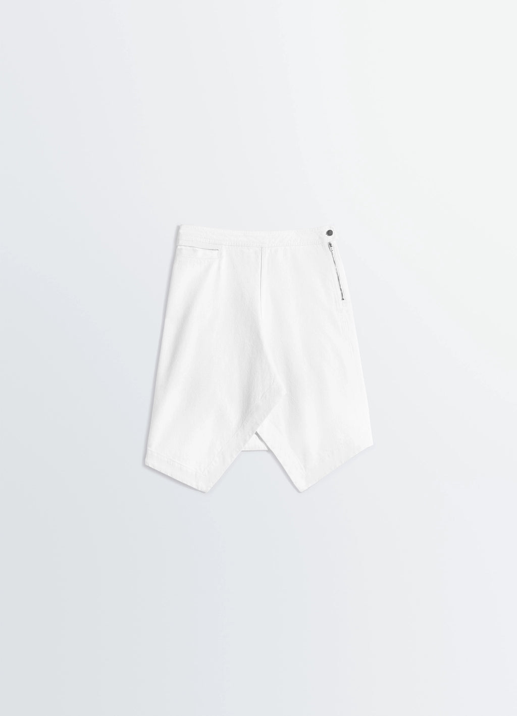 데님 소재의 비대칭 스커트