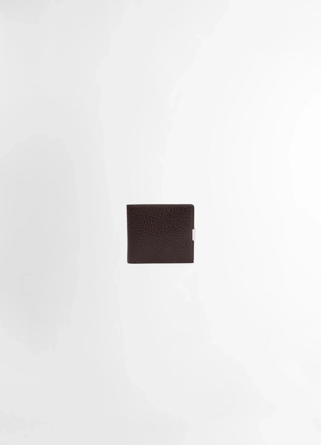 Soft tab bifold in large grained cow leather, product shot, front view silver snap closure