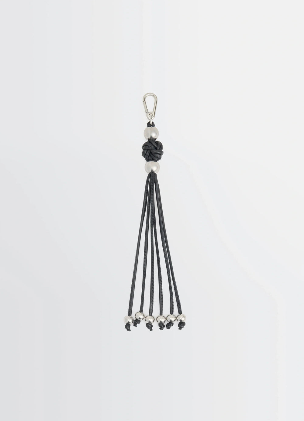 INFINITE LOVE KNOT KEY RING in Nappa lamb leather, product shot, Front view Infinity knot, tassel