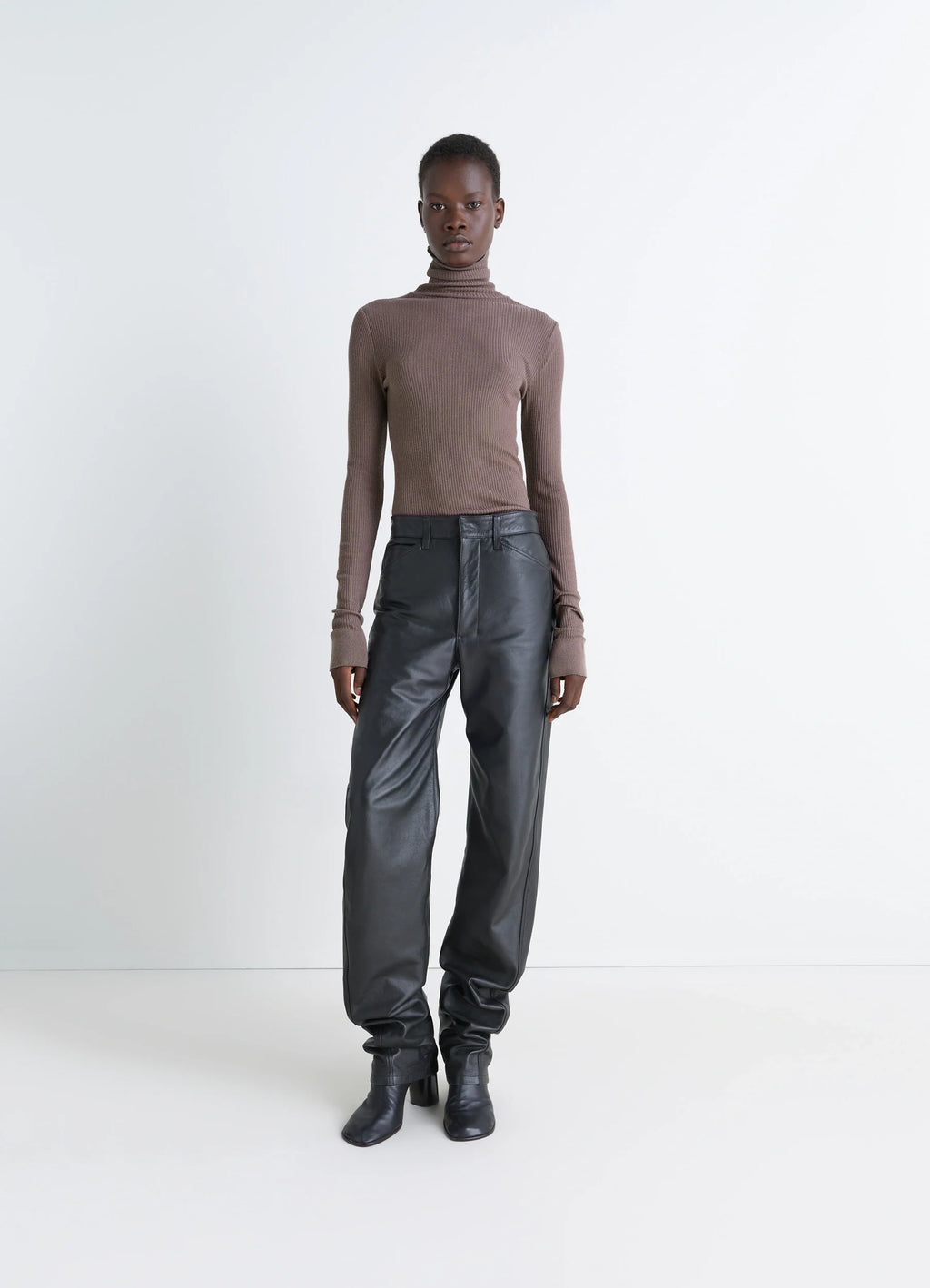 심리스 하이넥 탑