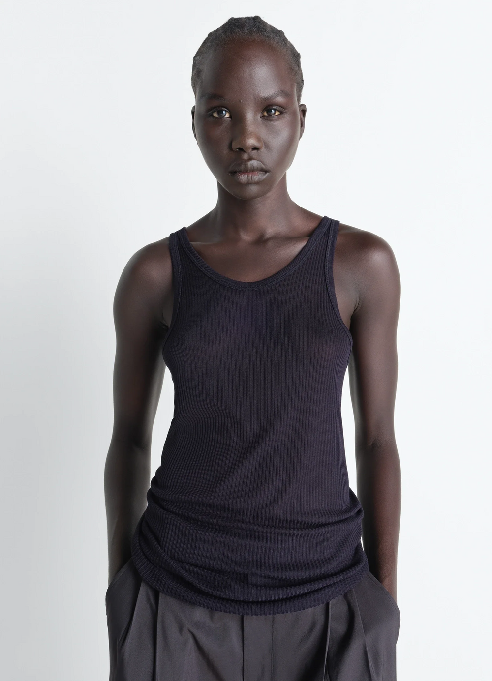 SEAMLESS TANK TOP IN VISCOSE SILK