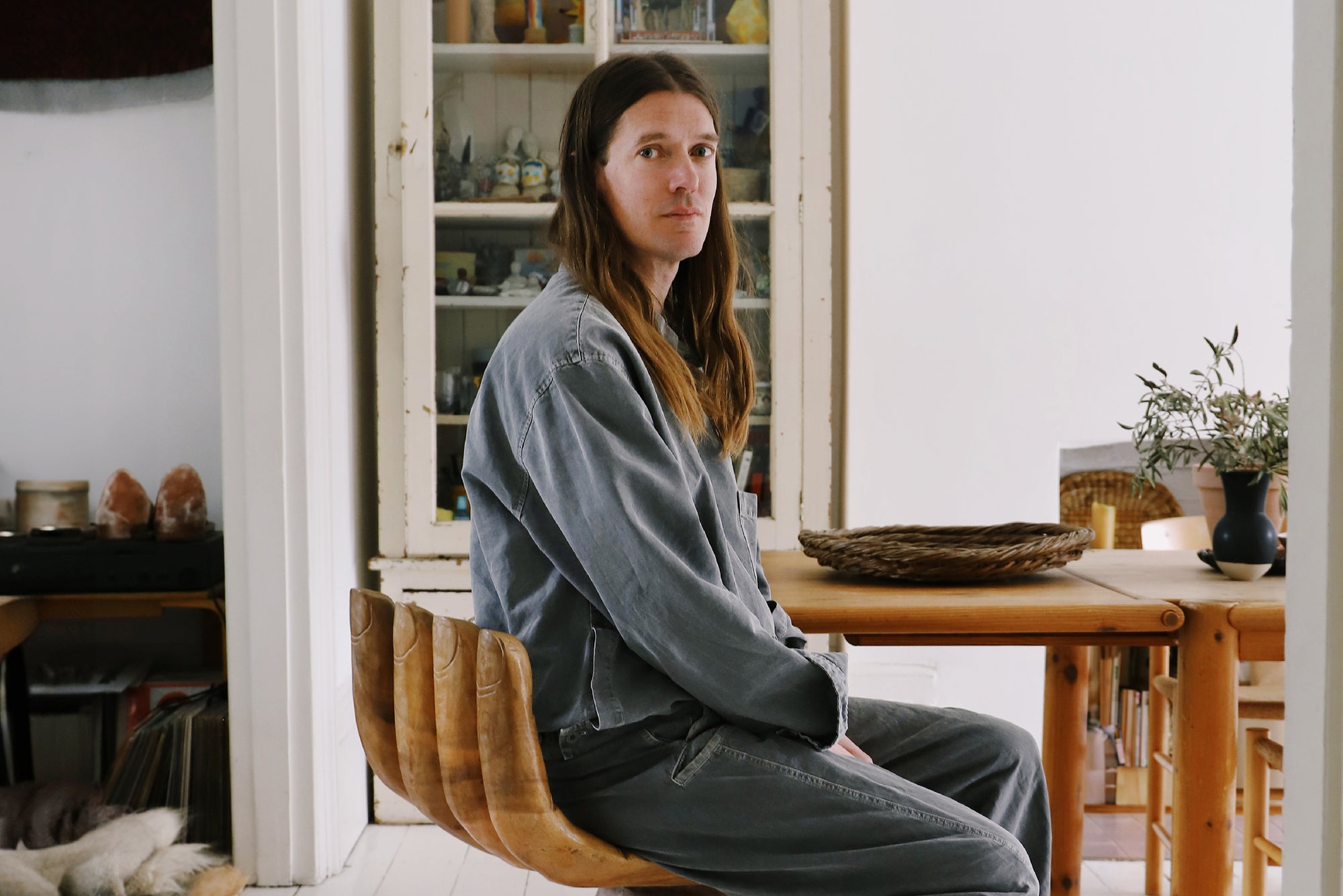 Denim jacket and pants in Faded blue denim, model shot, Side view Relaxed fit
